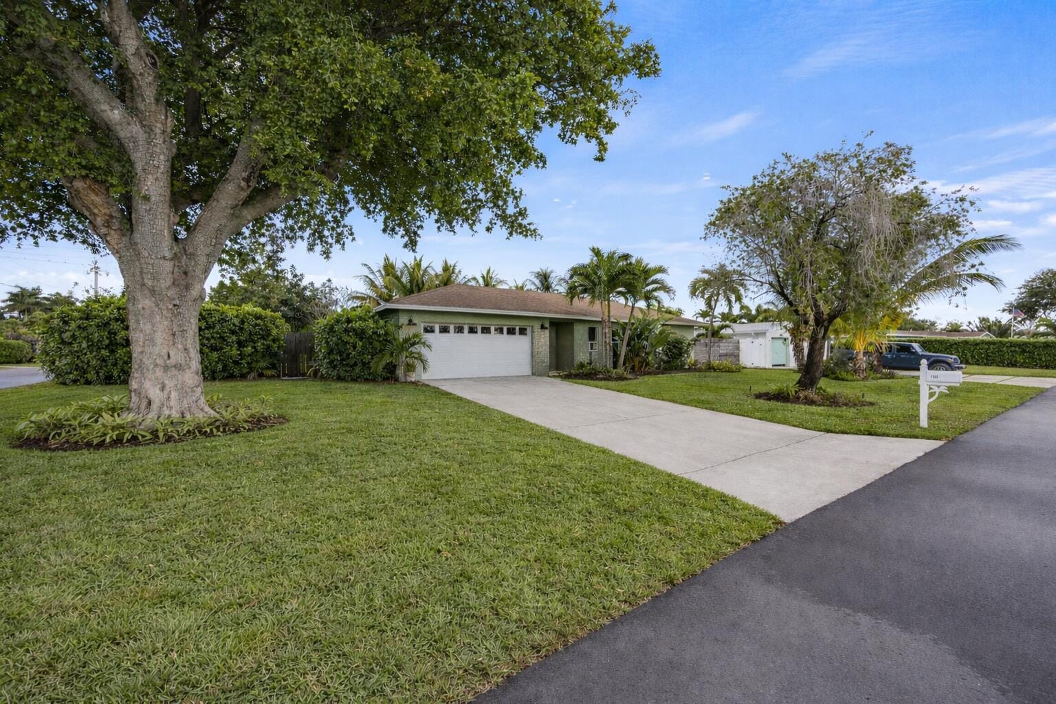 2502 SW 11th Court, Boynton Beach, FL 33426 photo 2