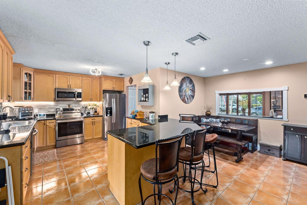 2531 NW 98th Way, Coral Springs, FL 33065 photo 14