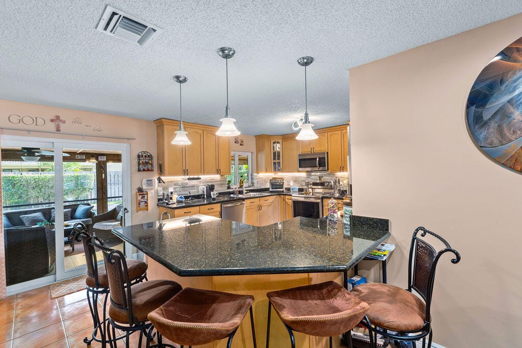 2531 NW 98th Way, Coral Springs, FL 33065 photo 15