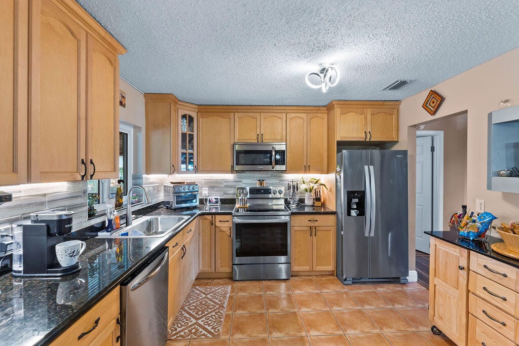 2531 NW 98th Way, Coral Springs, FL 33065 photo 17