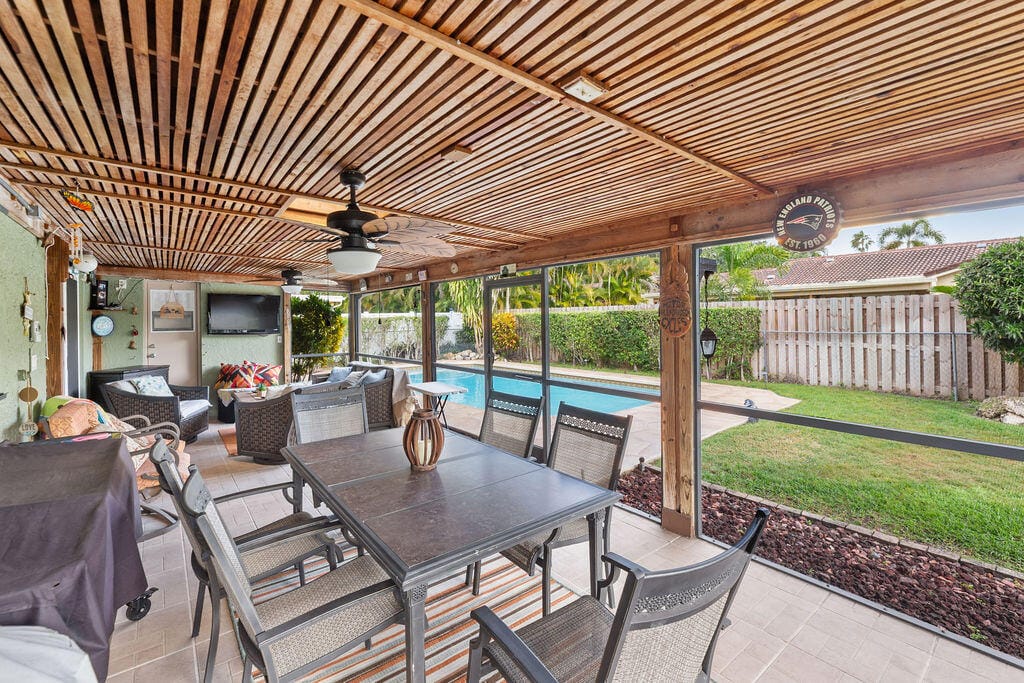 2531 NW 98th Way — photo 3