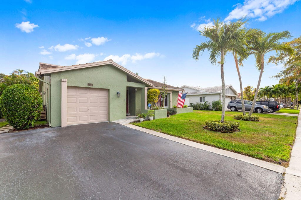 2531 NW 98th Way — photo 6