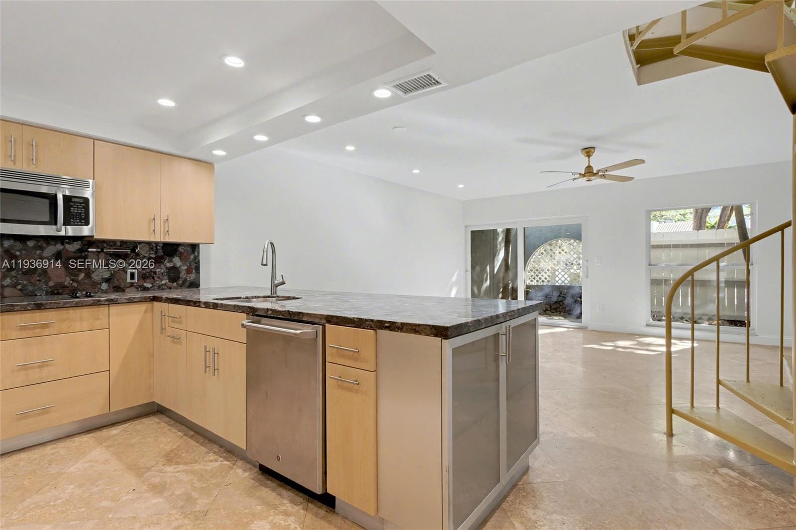 523 NE 38th Street 6 — photo 12
