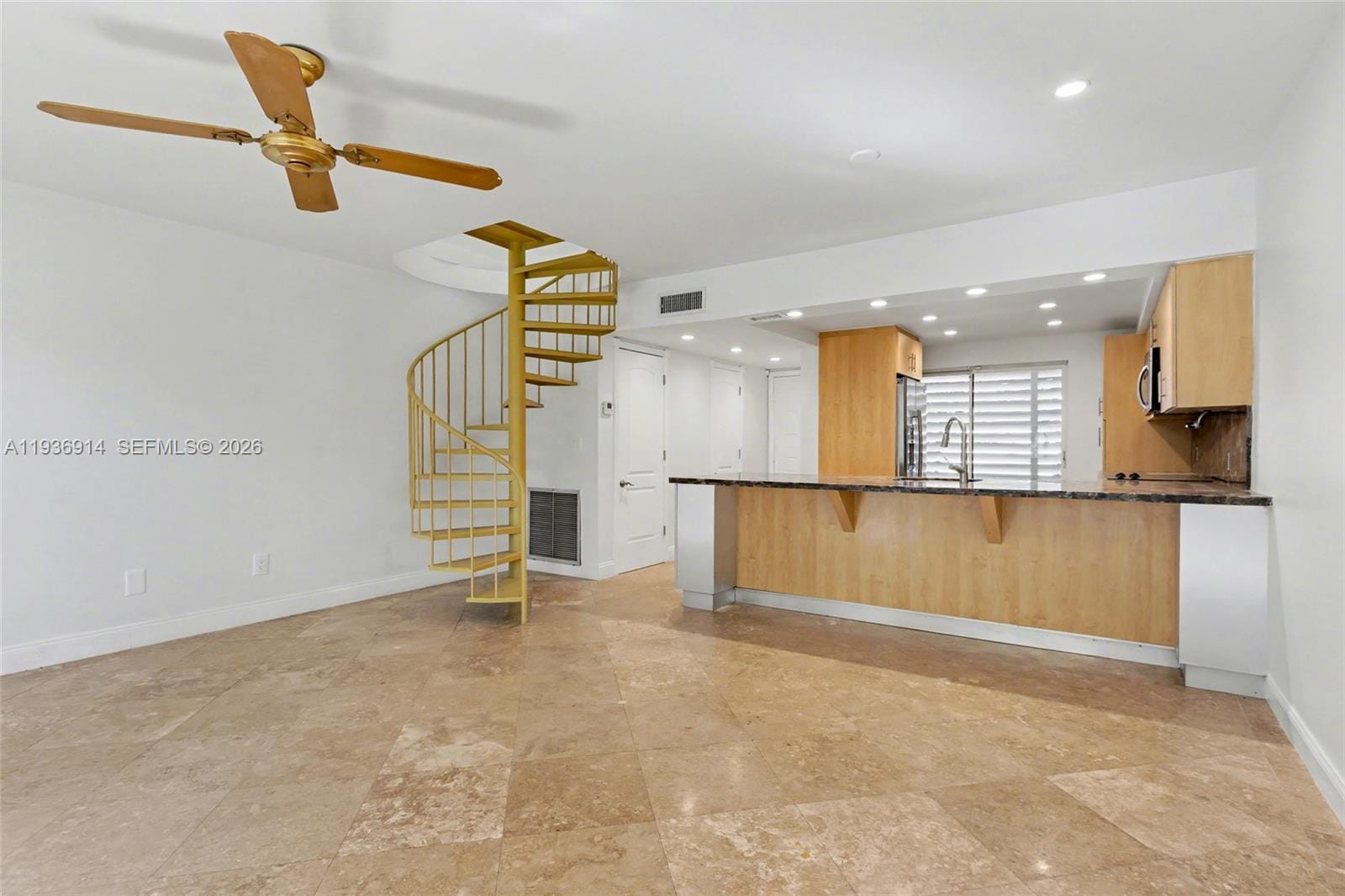 523 NE 38th Street 6 — photo 3