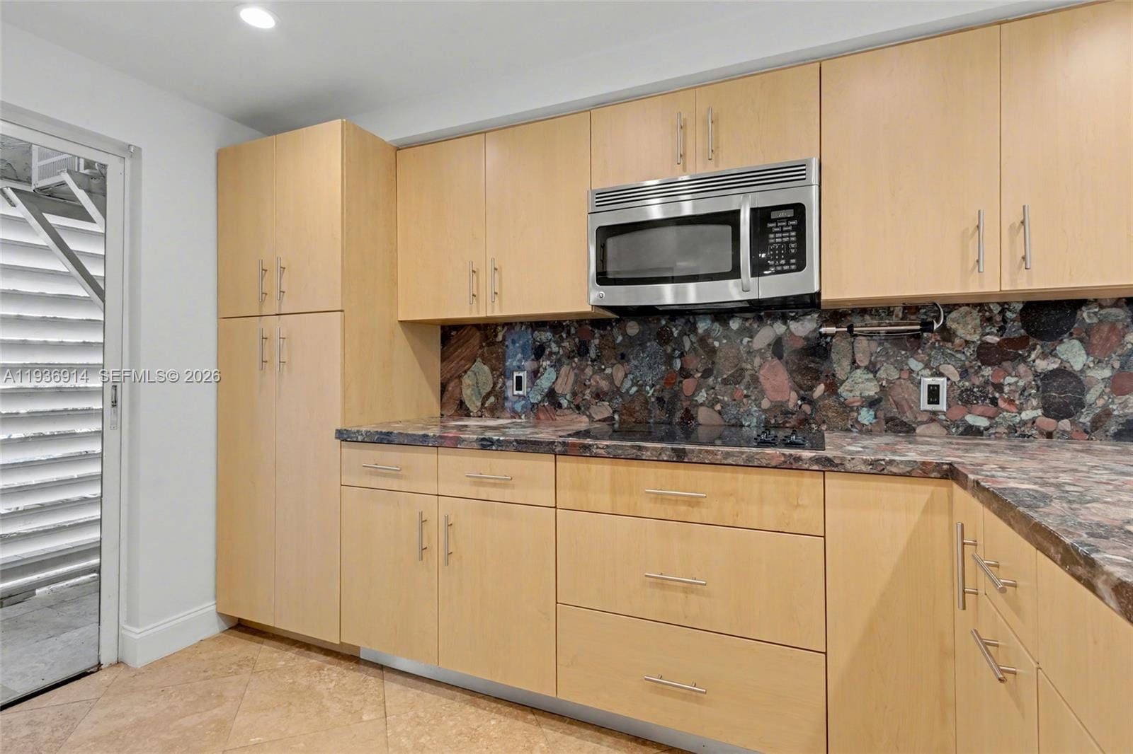 523 NE 38th Street 6 — photo 10