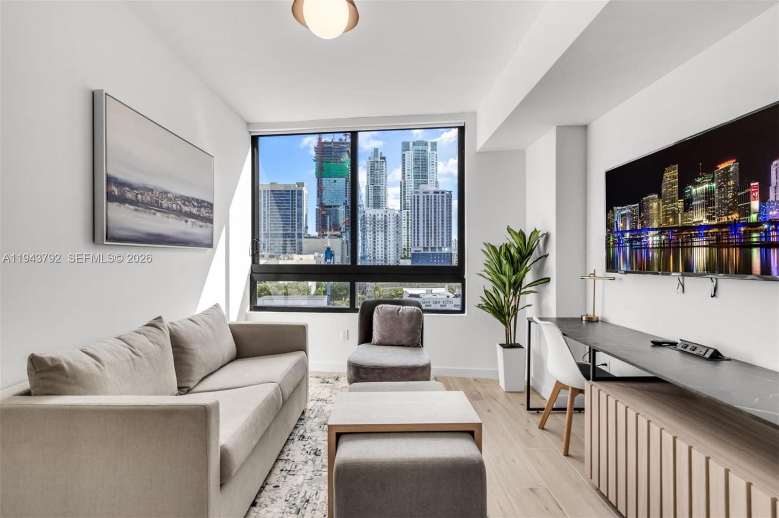 225 N Miami Avenue 301 — photo 7