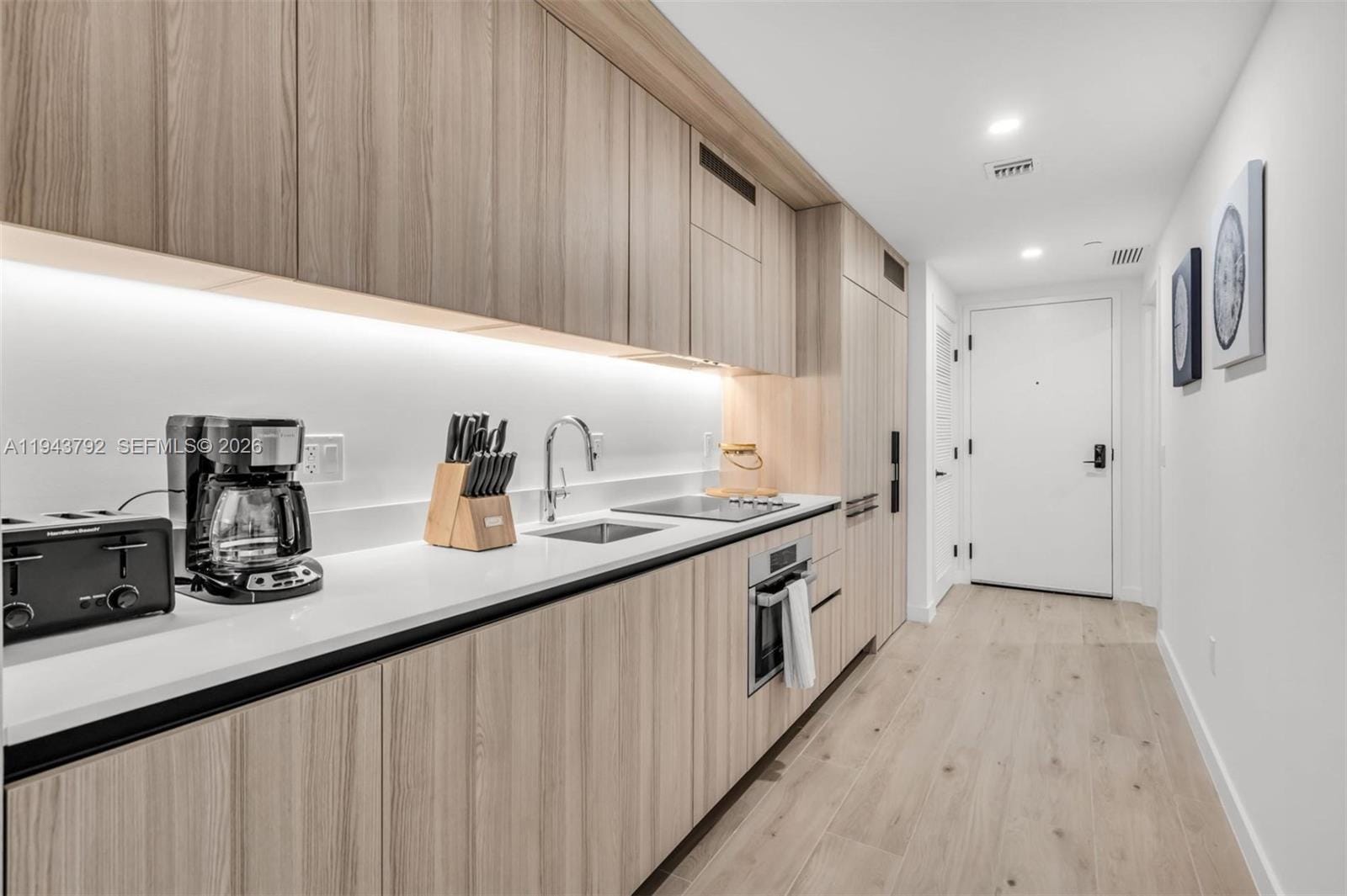 225 N Miami Avenue 301 — photo 10