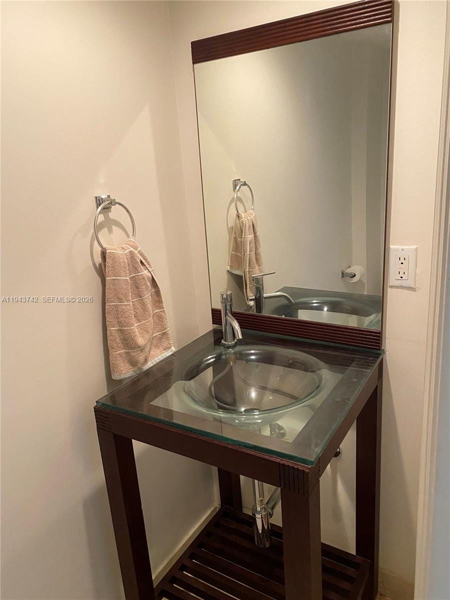 6917 Collins Avenue 426 — photo 4