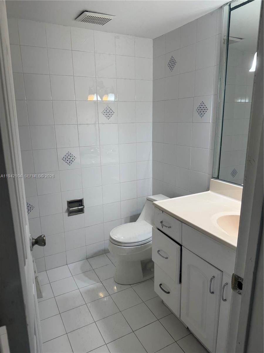 9421 Fontainebleau Boulevard 204 — photo 11