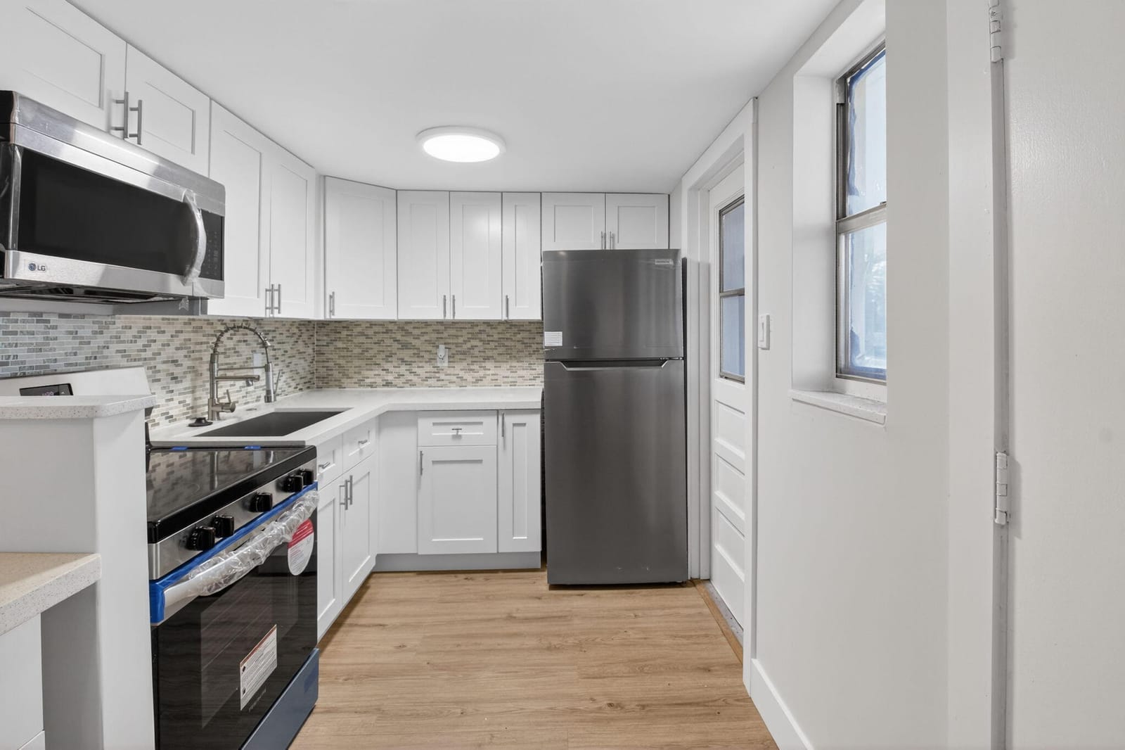 2213 NE 1st Court 204 — photo 2