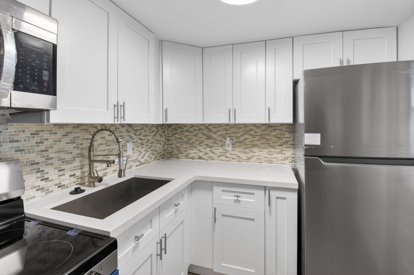 2213 NE 1st Court 204 — photo 3