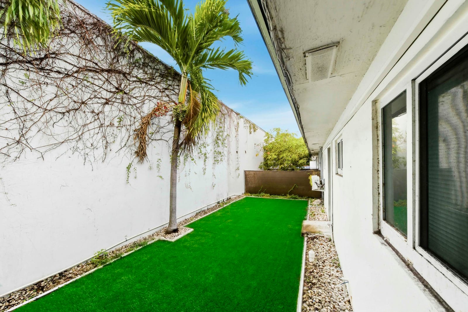 6224-6226 Miramar Parkway — photo 5