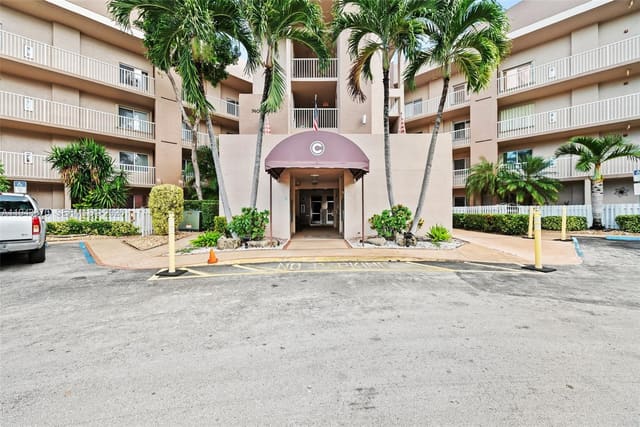 7414 Trent Drive 108, sold in Trent, Tamarac, FL