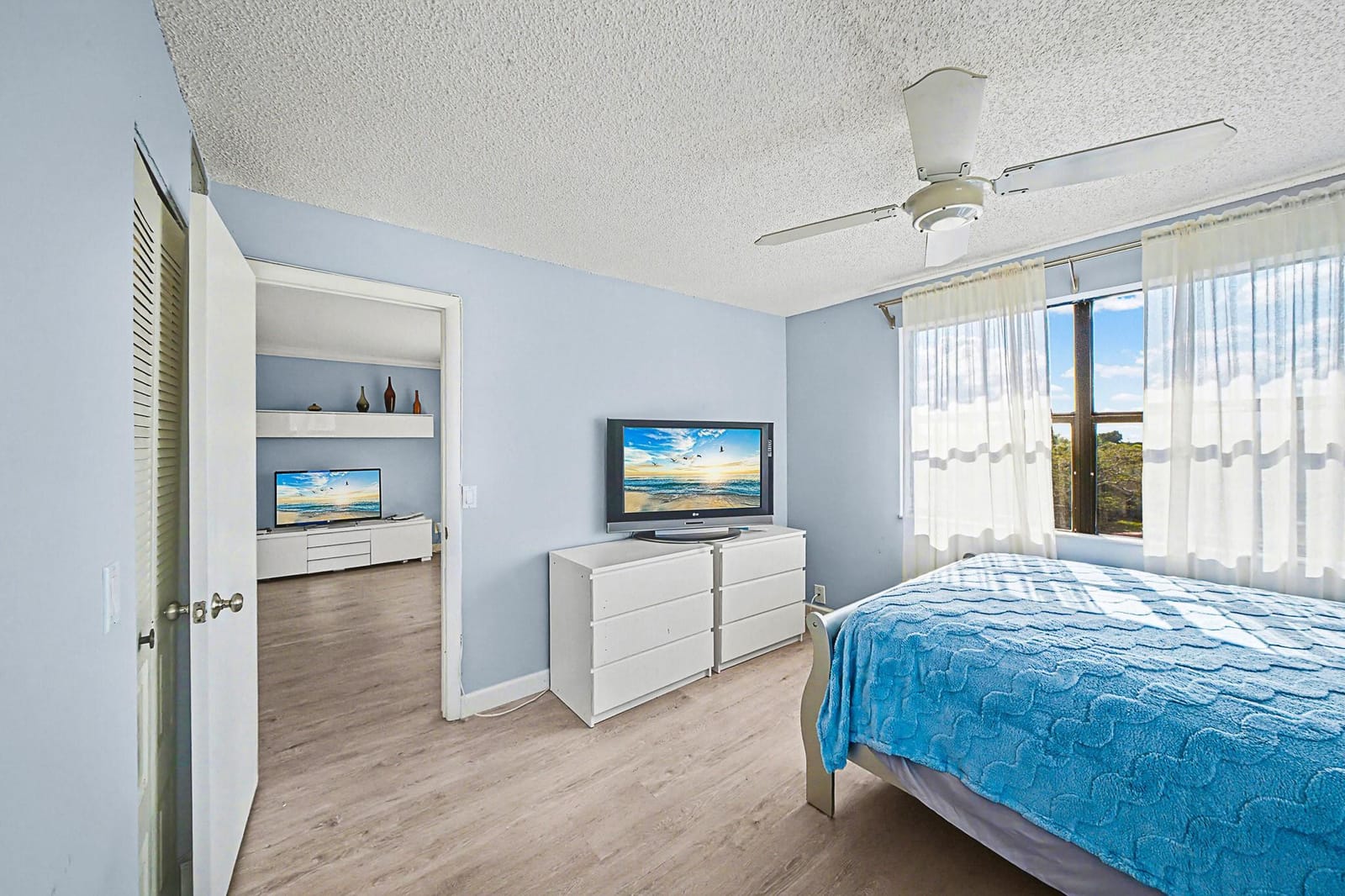 10466 Sunrise Lakes Boulevard 312, Sunrise, FL 33322 photo 27