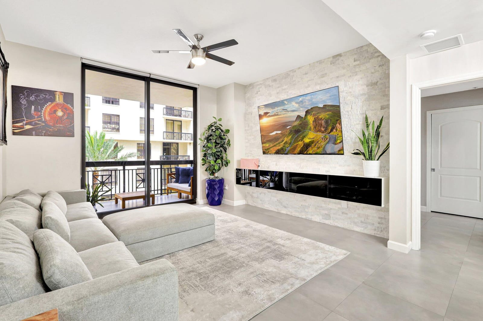 801 S Olive Avenue 1018, West Palm Beach, FL 33401 photo 2