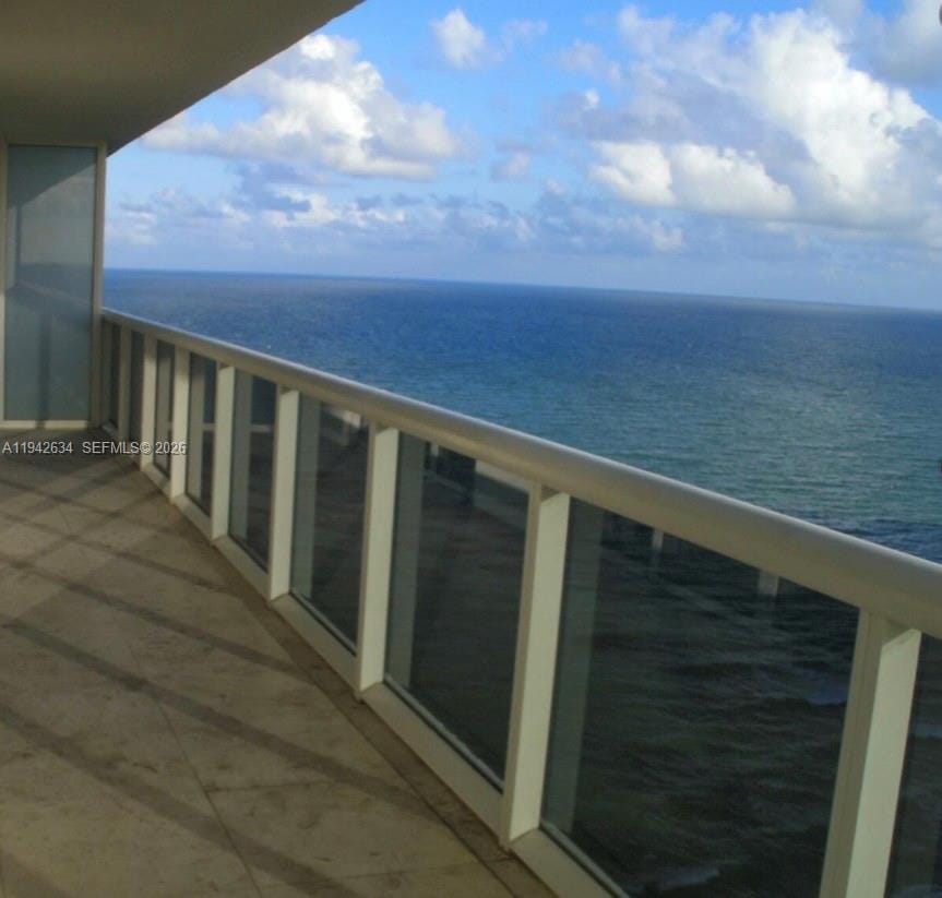 1830 S Ocean Drive 2003, Hallandale Beach, FL 33009