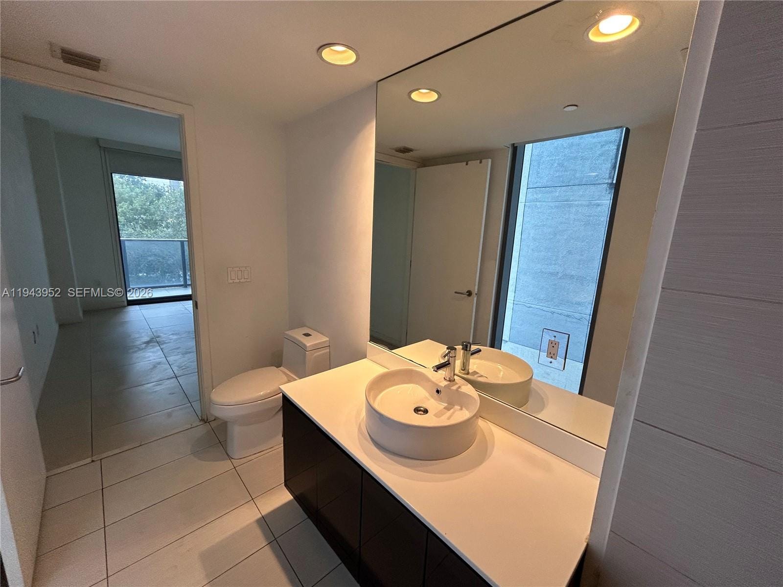 31 SE 6th Street 407, Miami, FL 33131 photo 14