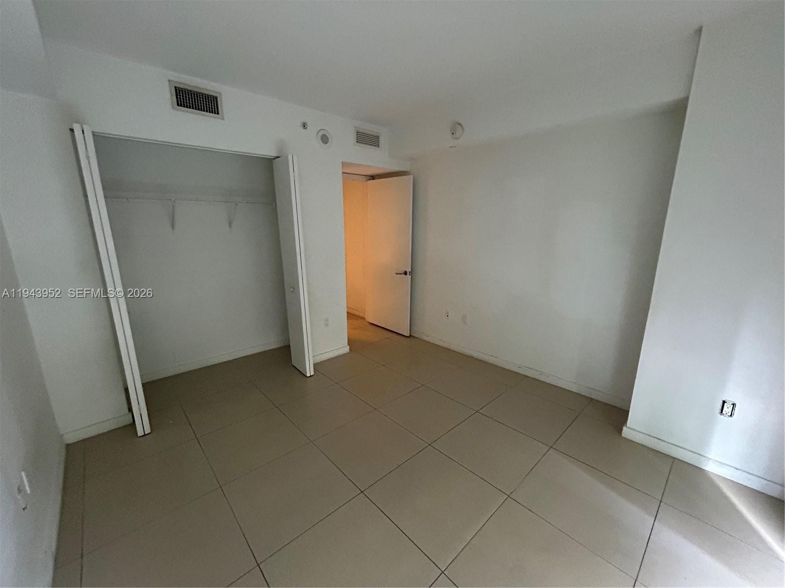 31 SE 6th Street 407, Miami, FL 33131 photo 16