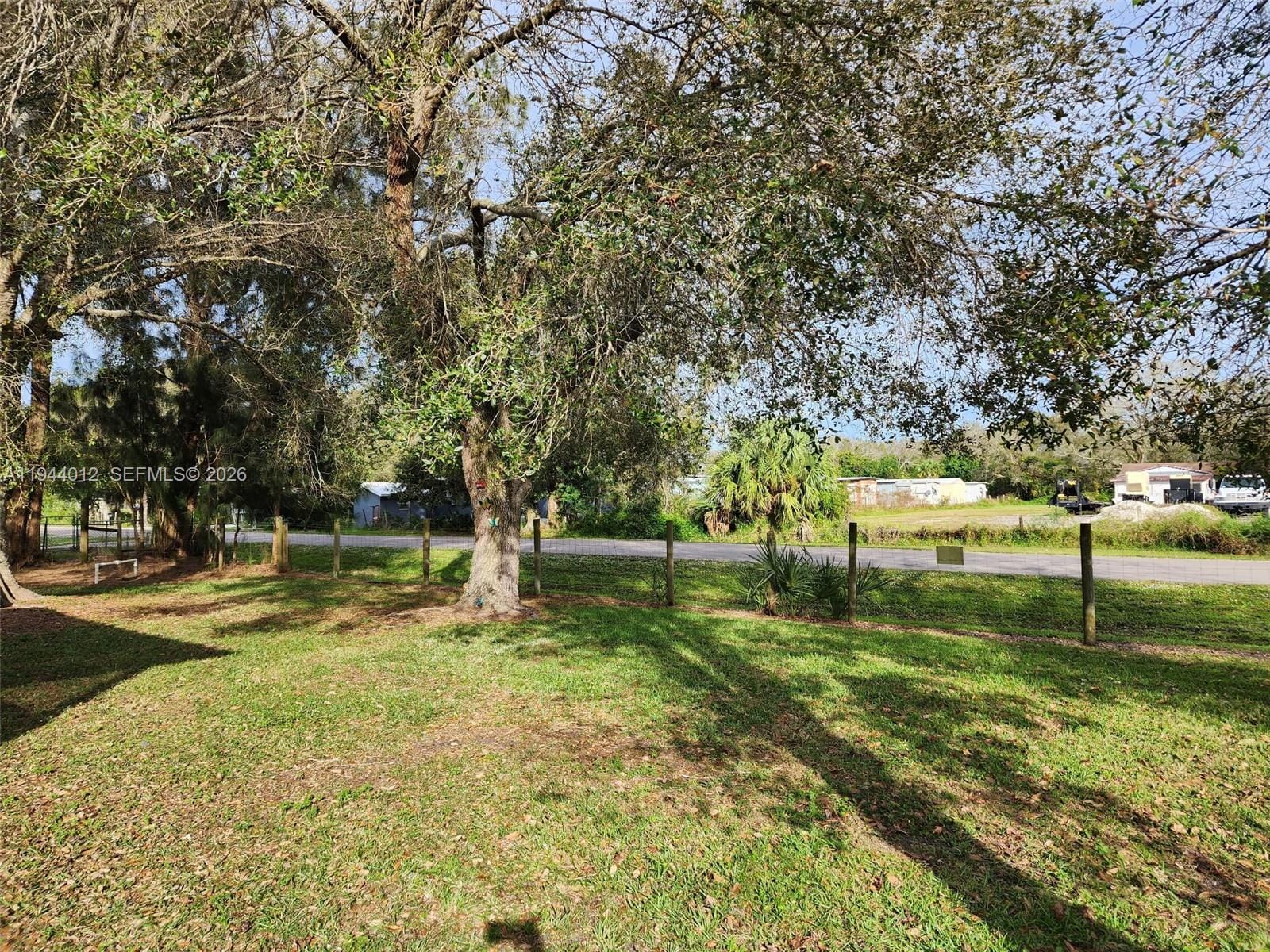 3565 NW 10th Avenue — photo 6