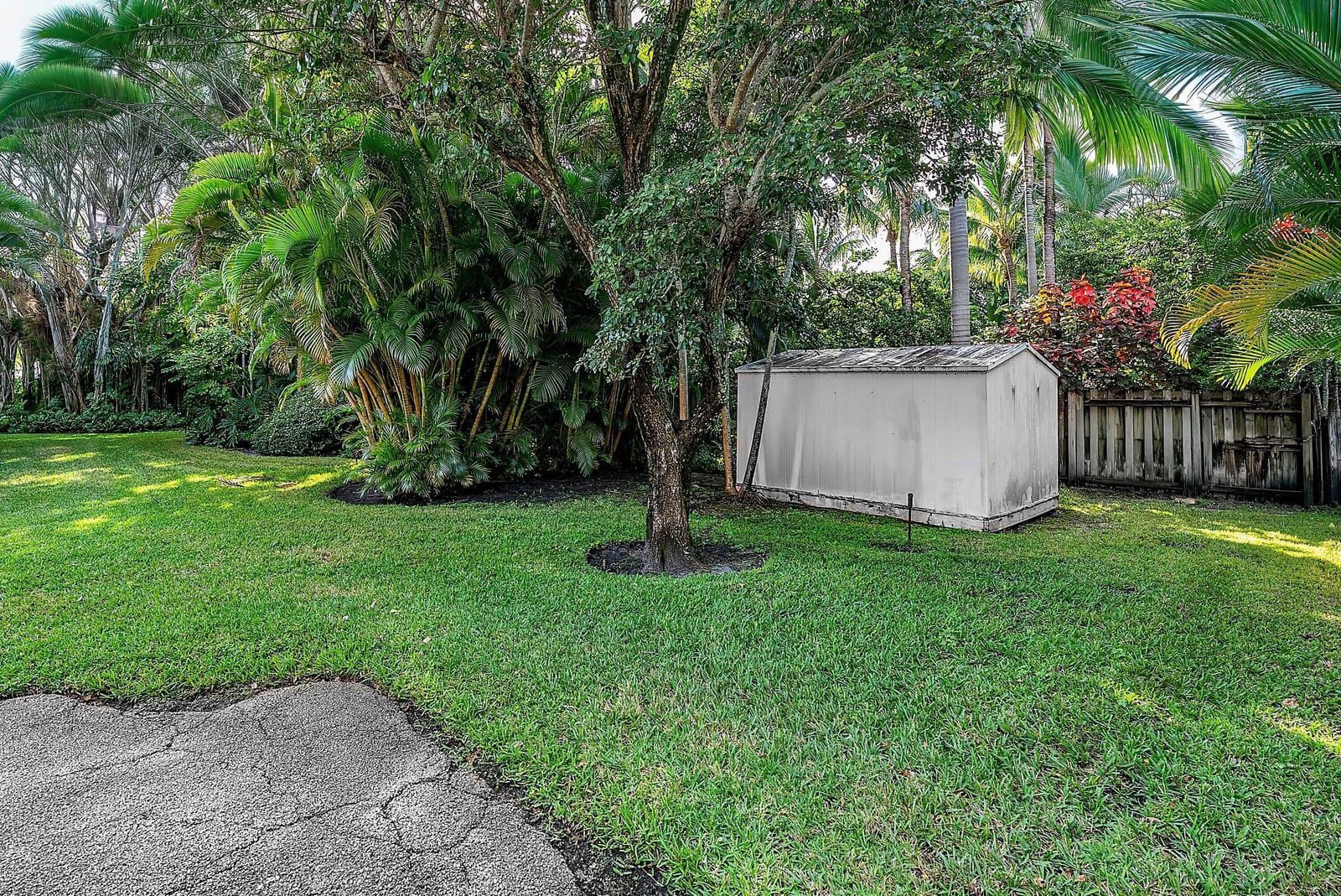 1202 N Swinton Avenue — photo 9