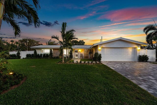 902 SW 27th Place, sold in Forest Hills, Coral Springs, FL