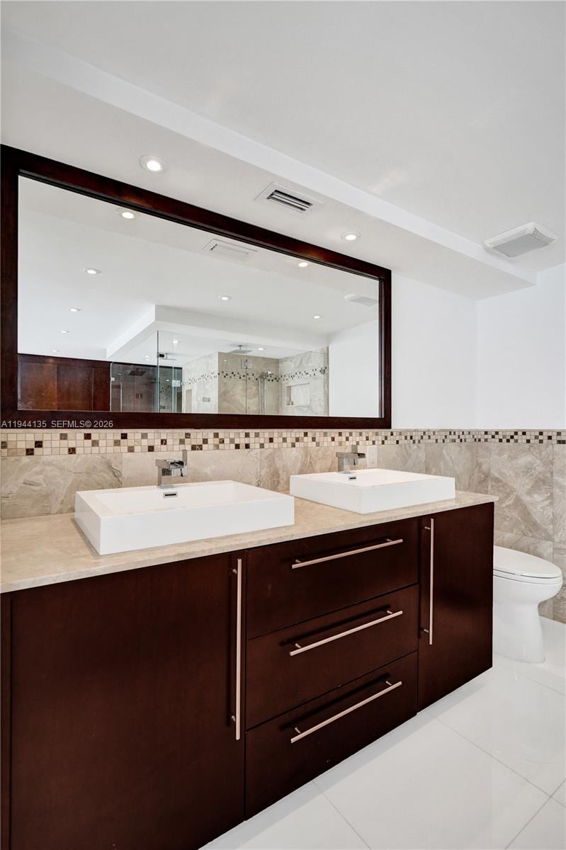 1000 Parkview Drive 330, Hallandale Beach, FL 33009 photo 23