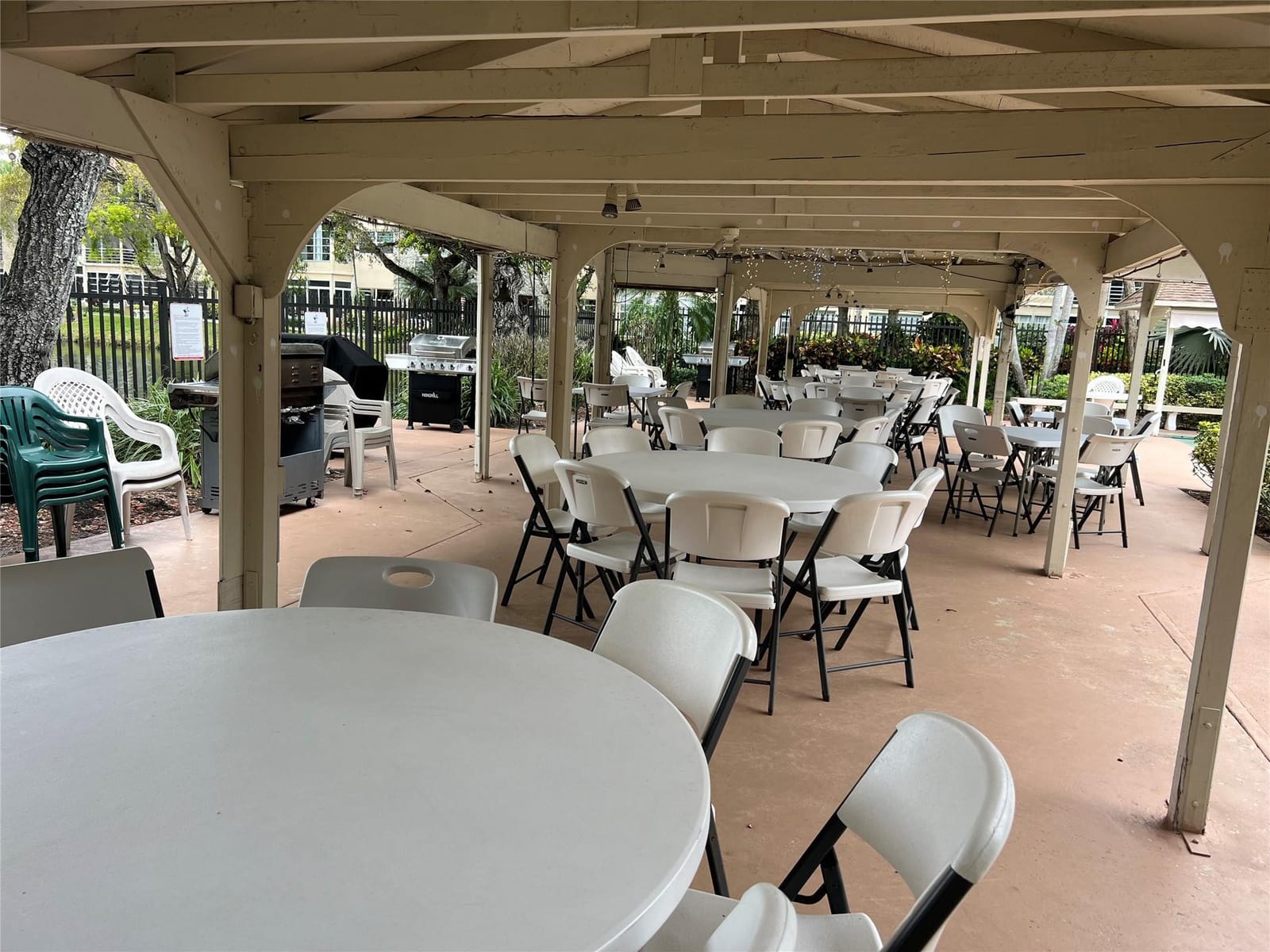 3431 NW 50th Avenue 304, Lauderdale Lakes, FL 33319 photo 13