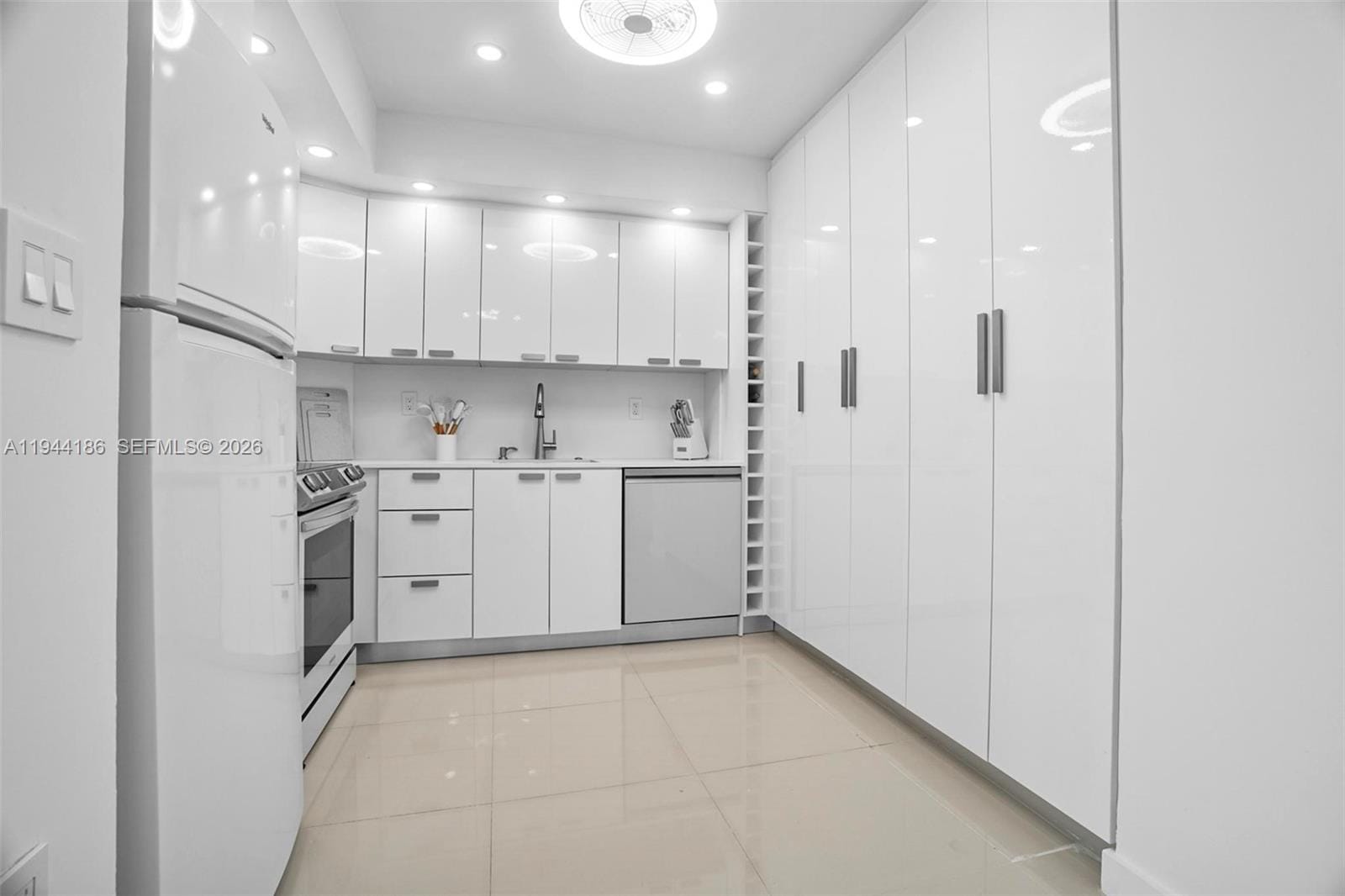 300 Bayview Drive 2108, Sunny Isles Beach, FL 33160 photo 7