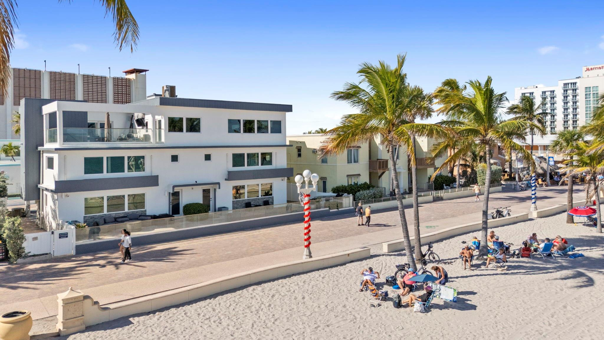 2201 N Surf Road, Hollywood, FL 33019, Hollywood