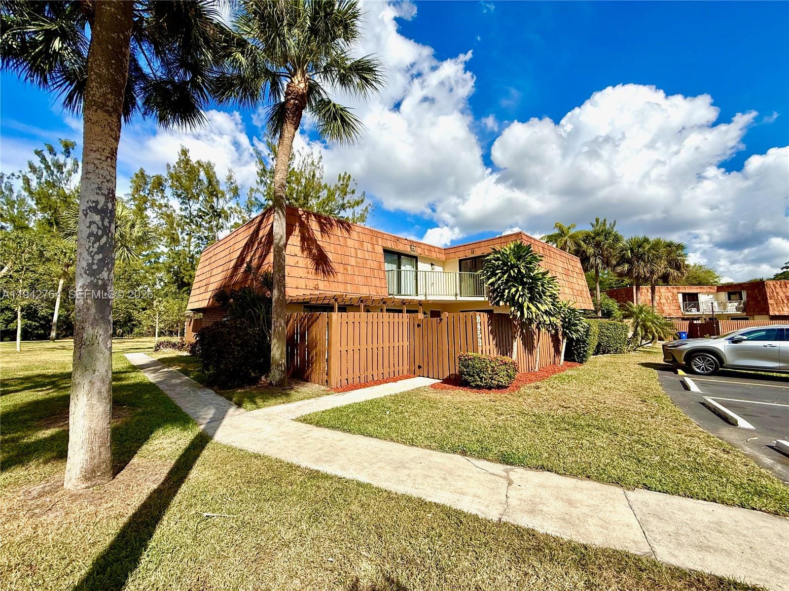 8453 N Coral Circle, North Lauderdale, FL 33068 photo 2