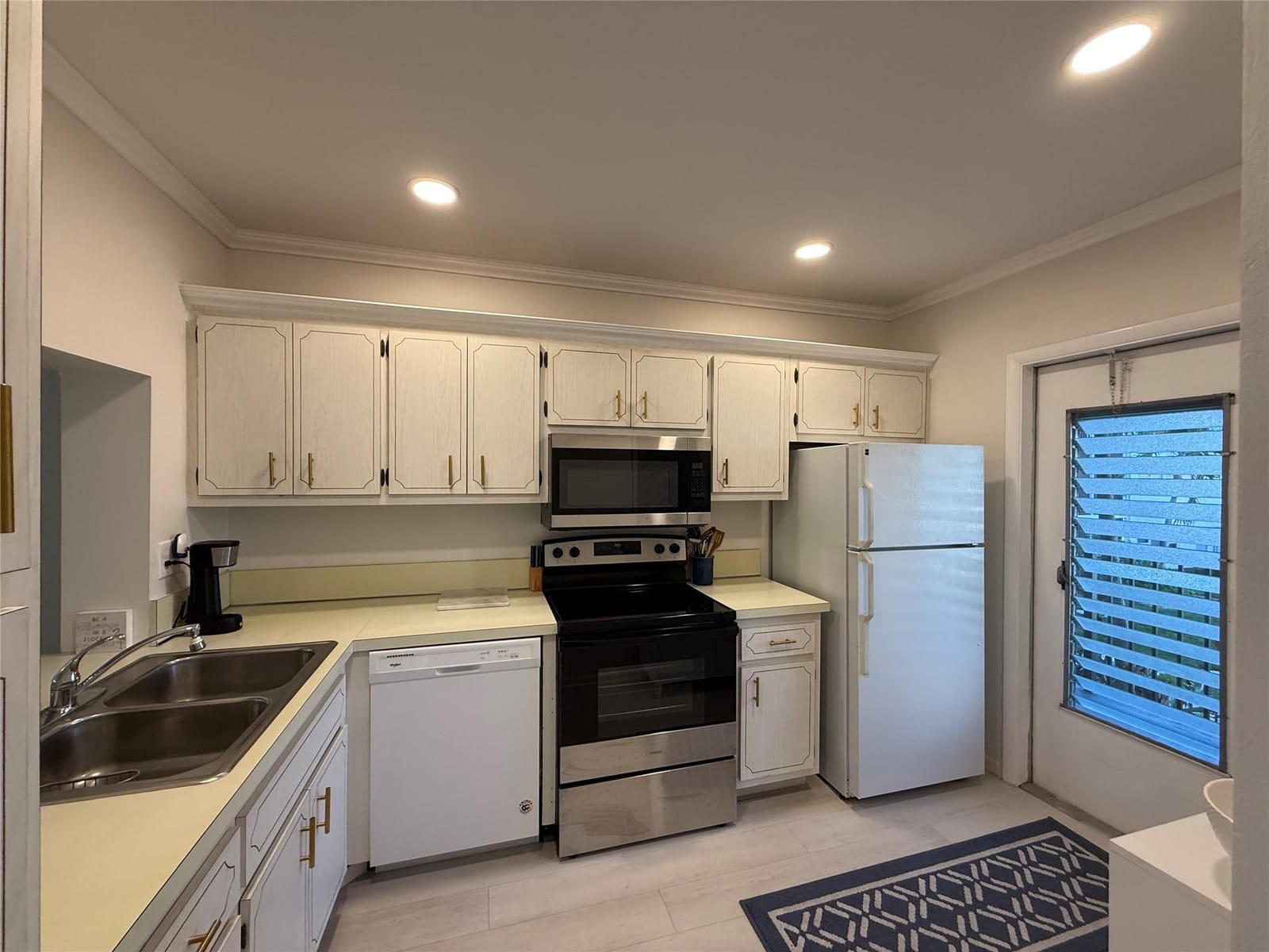 4117 E Bougainvilla Drive 209 — photo 3