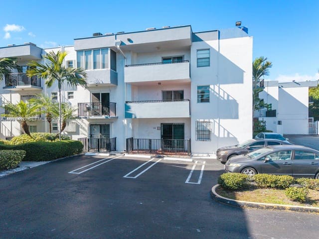 2465 SW 18th Avenue 3106, sold in Grove Gardens, Miami, FL