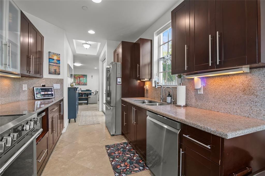 732 NE 15th Avenue — photo 11