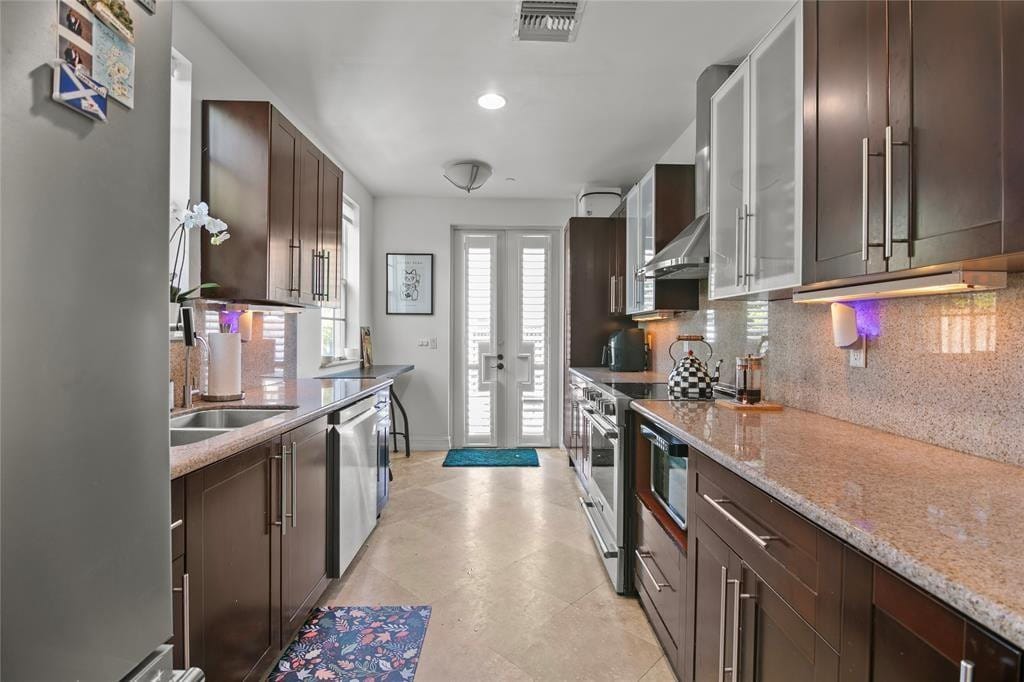 732 NE 15th Avenue — photo 12