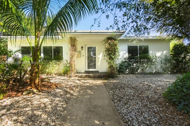 16101 NE 8th Avenue, sold in Carl Byoir, North Miami Beach, FL