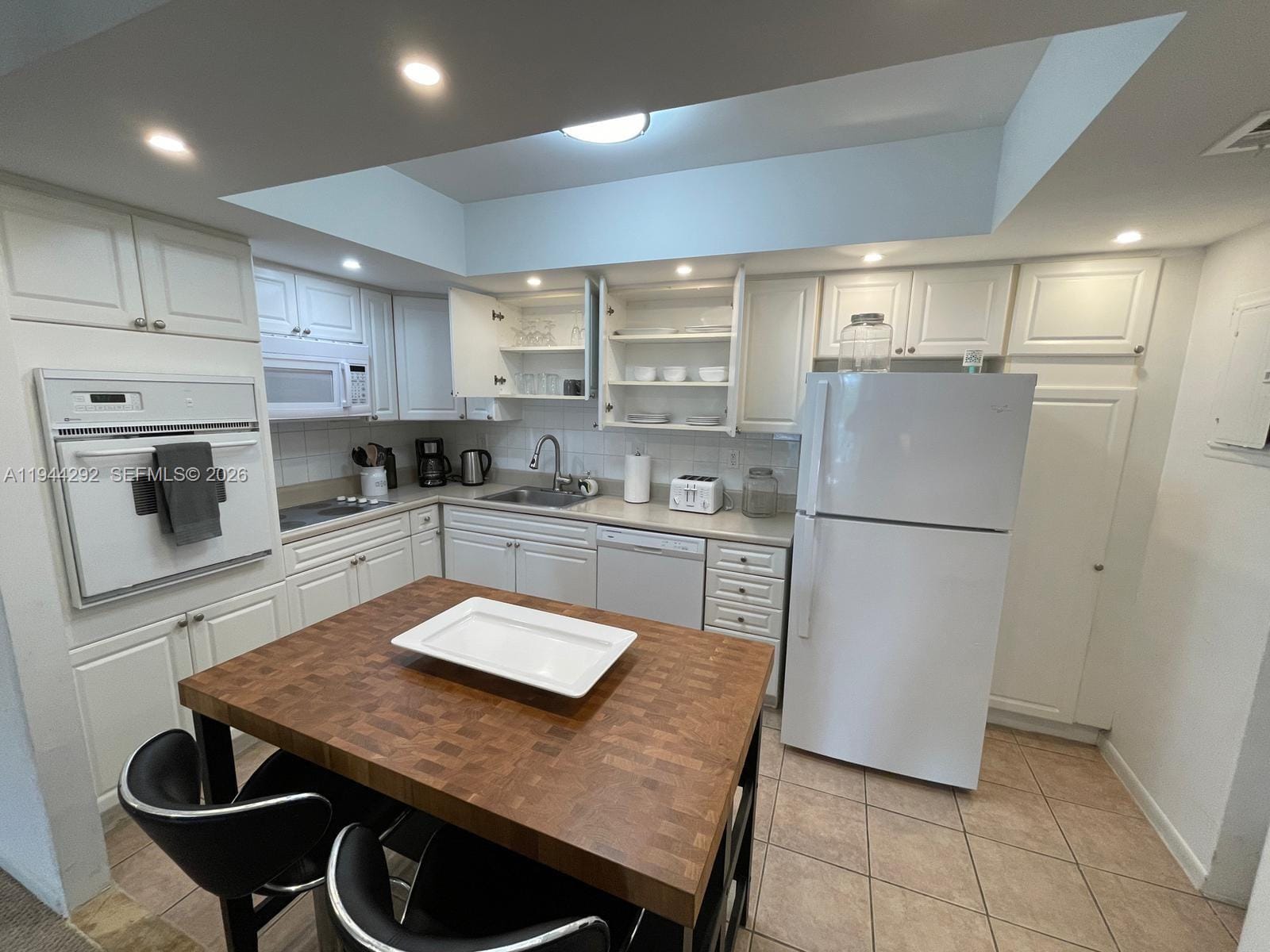 19370 Collins Avenue 222 — photo 4