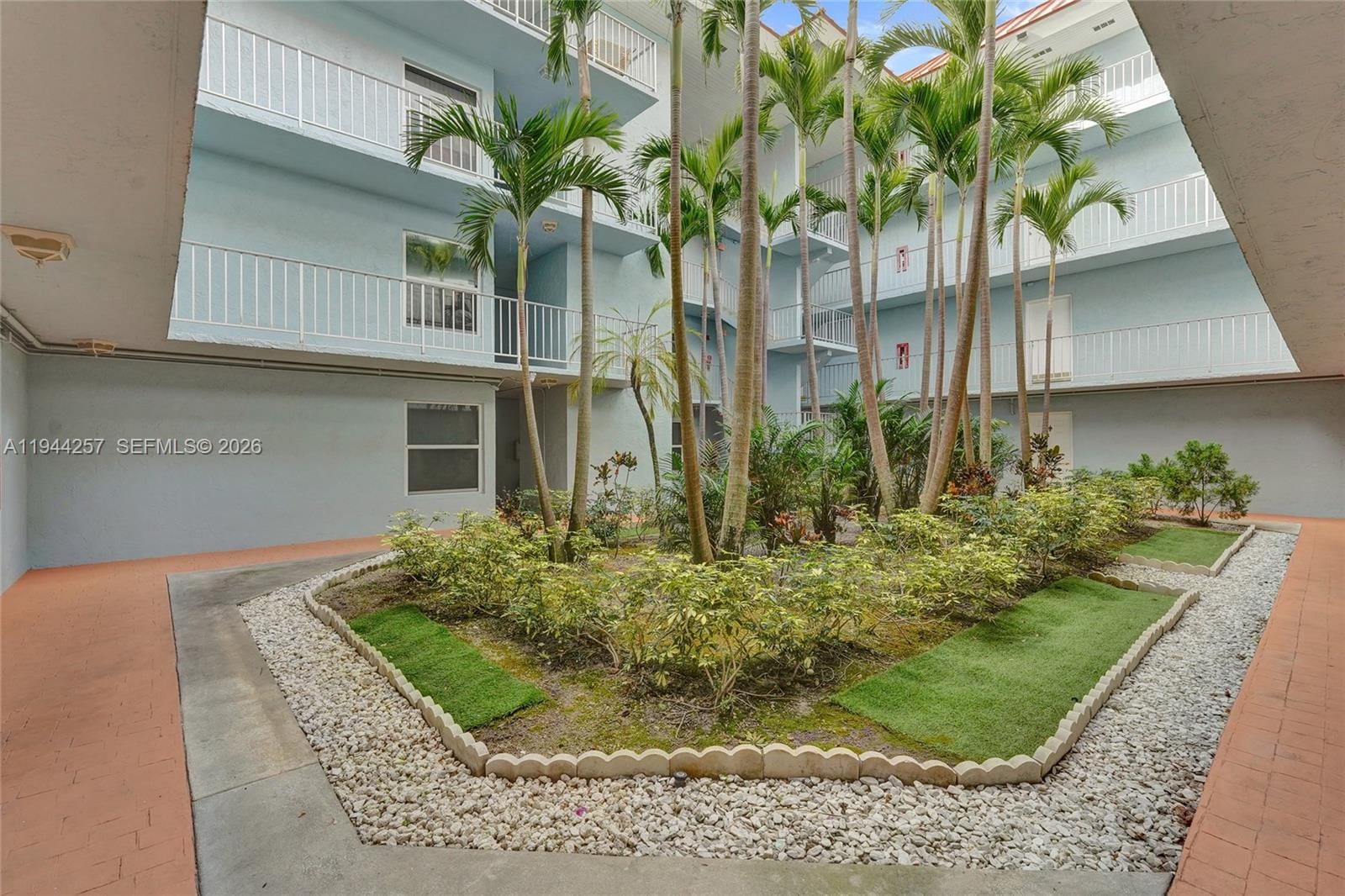 505 S Pine Island Road 405B — photo 5