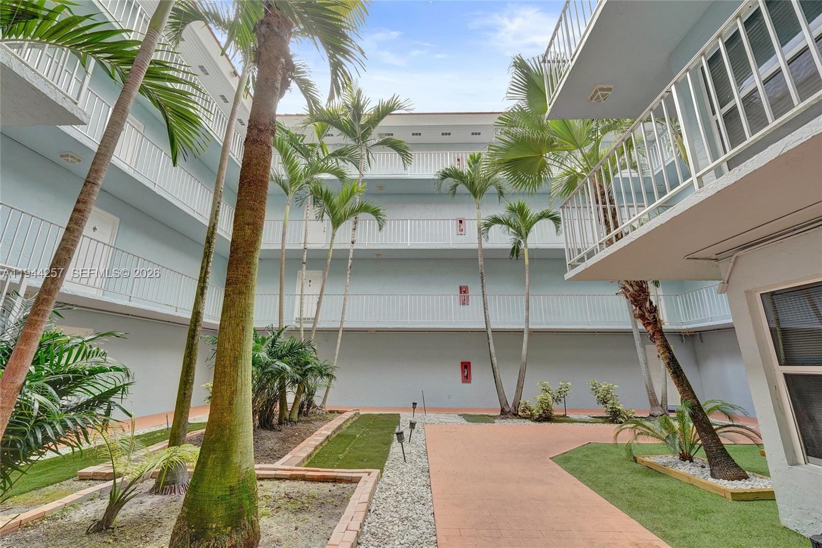 505 S Pine Island Road 405B — photo 6