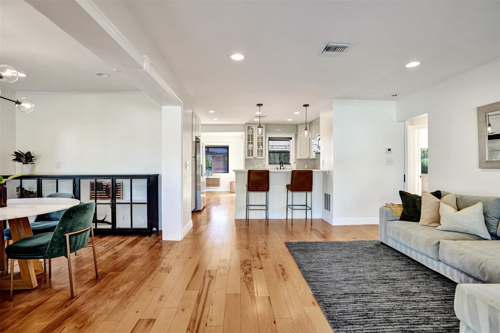 4750 NE 8 Terrace — photo 5