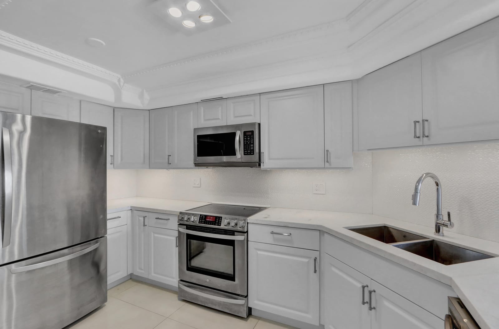 2000 Presidential Way 504, West Palm Beach, FL 33401 photo 13