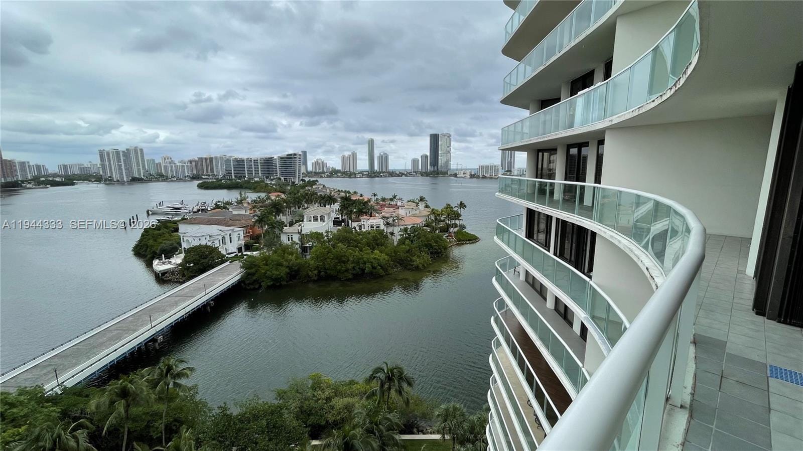 4000 Island Boulevard 1105, Aventura, FL 33160