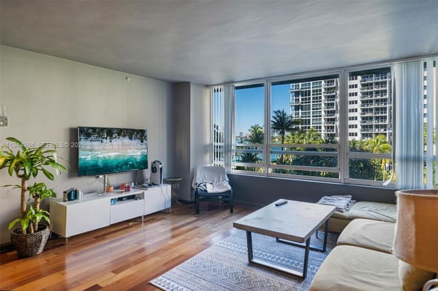 1500 Bay Road 458S, Miami Beach, FL 33139