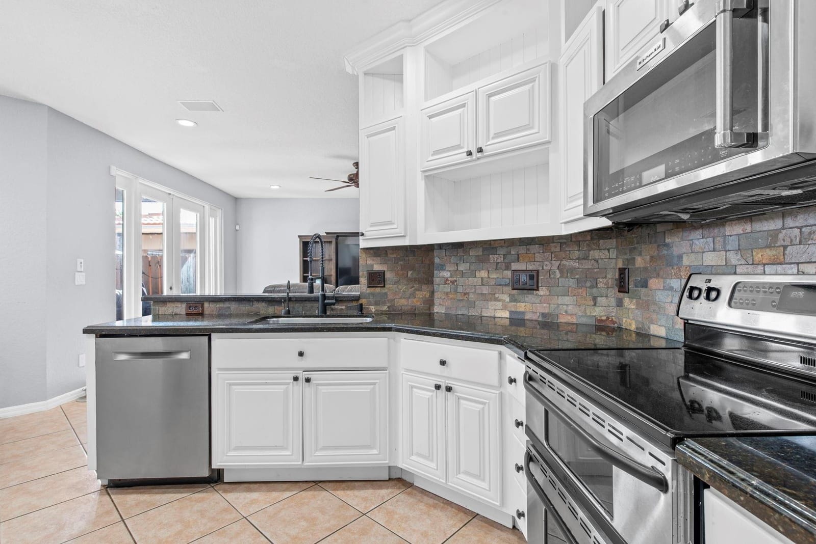 1422 SW 106th Way — photo 5