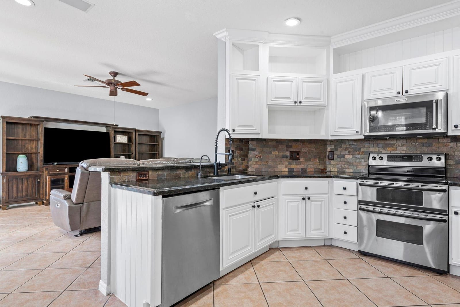 1422 SW 106th Way — photo 6
