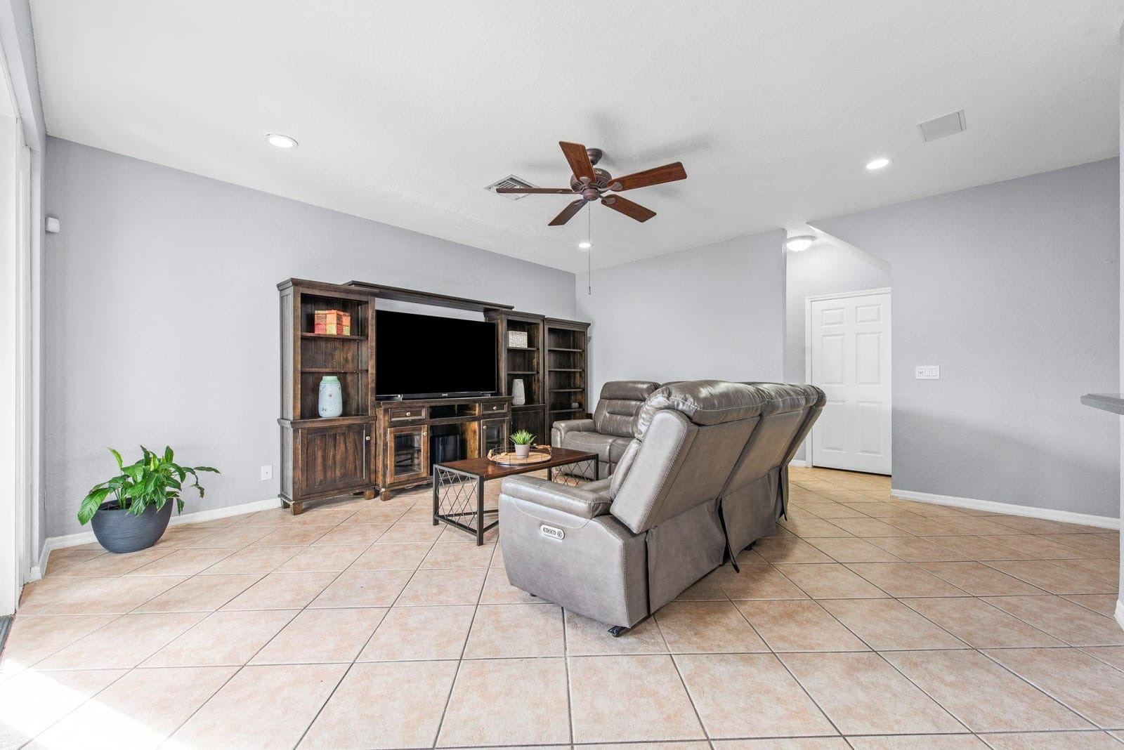 1422 SW 106th Way — photo 9