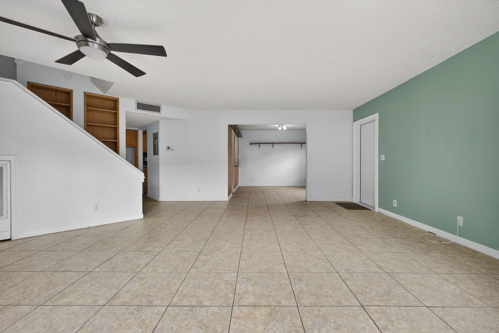 102 Weybridge Circle B — photo 9