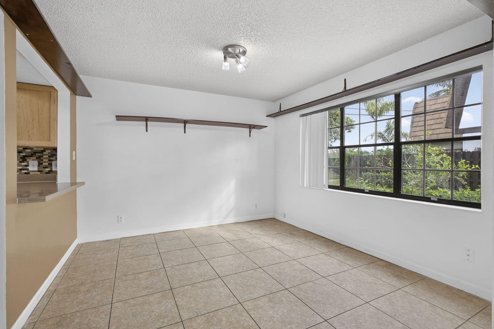 102 Weybridge Circle B — photo 10