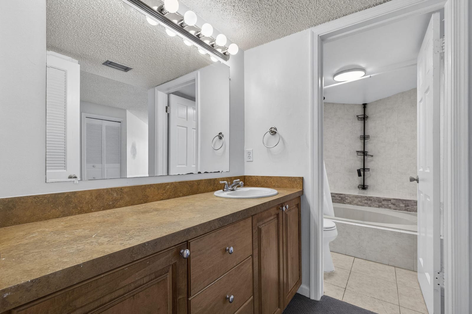 102 Weybridge Circle B, Royal Palm Beach, FL 33411 photo 17