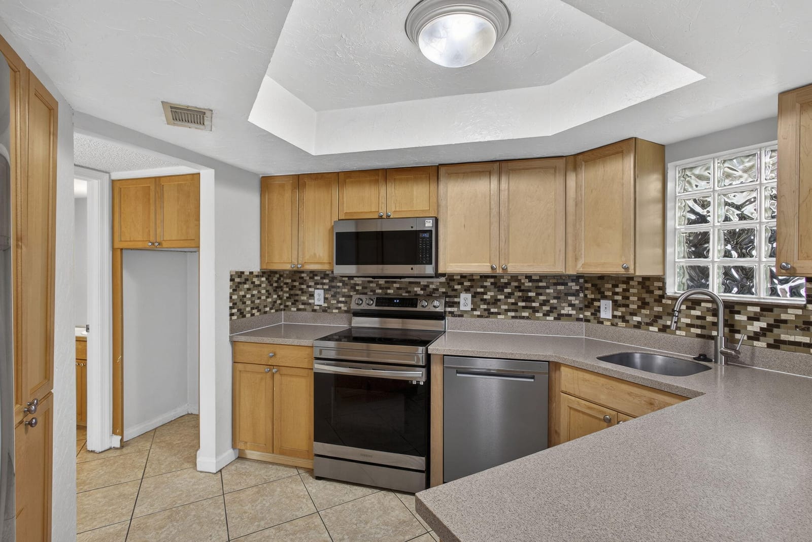 102 Weybridge Circle B — photo 4