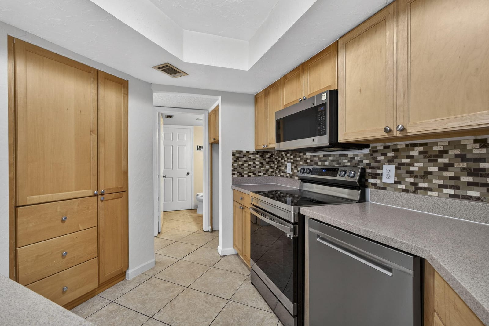 102 Weybridge Circle B — photo 5
